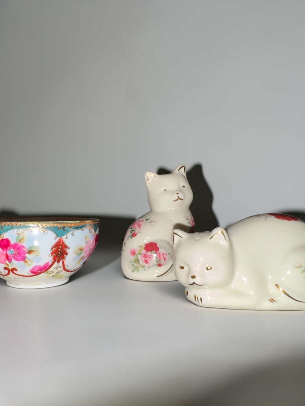 Formalities by Baum Bros Vintage Floral Cat Salt & Pepper Shakers Mid-Century 3"